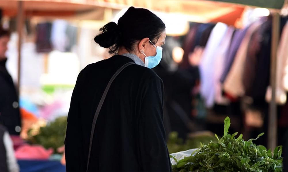 Κορονοϊός: Υποχρεωτική από σήμερα η μάσκα σε 6 χώρους – Ποιες απαγορεύονται